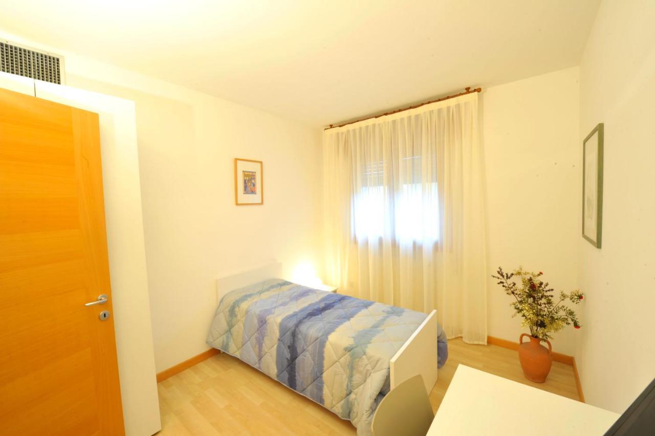 Bed And Breakfast La Sosta Ponte San Nicolò Rom bilde